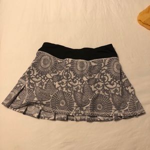 Lulu lemon skirt